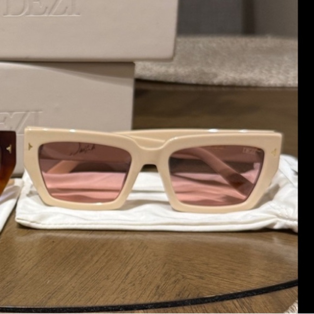 DEZI Cream Glasses